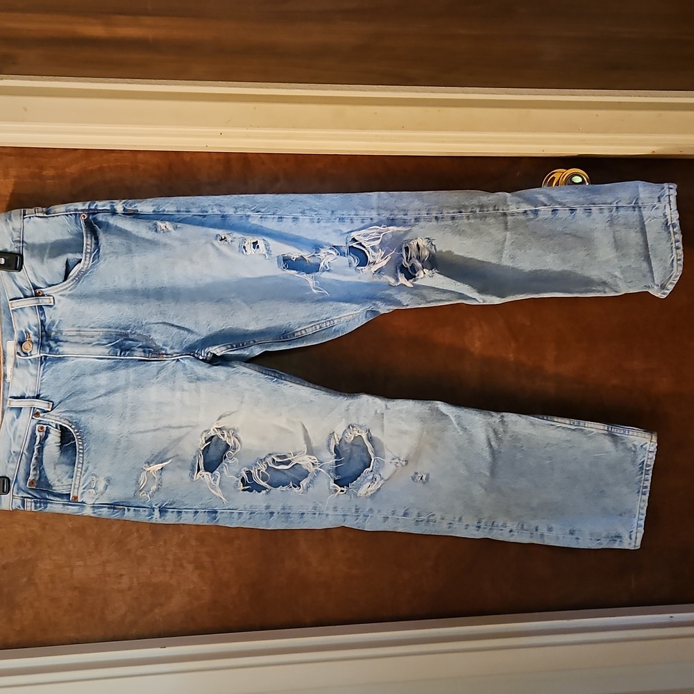 Zara Womens Relaxed Fit Ripped Jeans - Light Blue